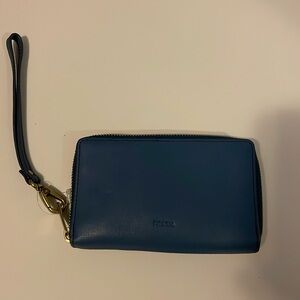 Fossil wristlet wallet. NWT. RFID